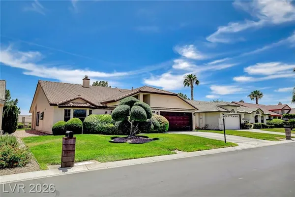 Property Slideshow image 2 of 89 | 5128 linkside dr, Las Vegas, NV, 89130