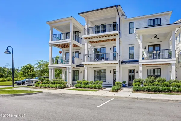 Property Slideshow image 2 of 67 | 162 dugger ln, Wilmington, NC, 28412