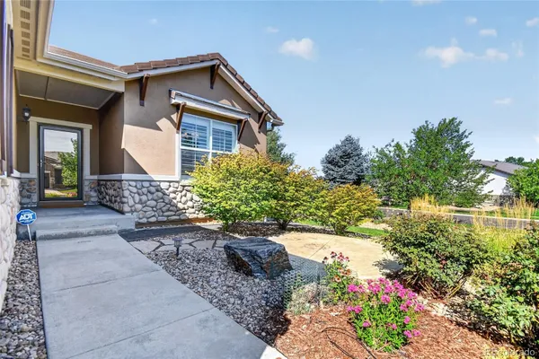 Property Slideshow image 3 of 35 | 16015 meeker way, Broomfield, CO, 80023