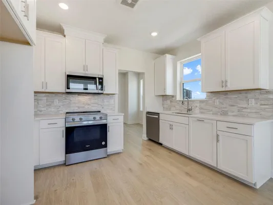Property Slideshow image 2 of 28 | 7545 laureate blvd 7203, Orlando, FL, 32827