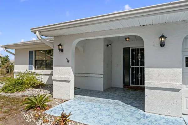 Property Slideshow image 3 of 24 | 914 sun key ct court, Sun City Center, FL, 33573