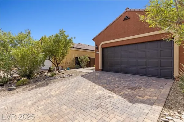 Property Slideshow image 3 of 62 | 1434 moonrise ct, Mesquite, NV, 89034