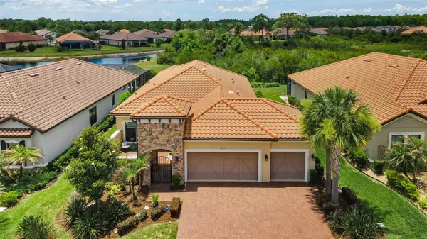 Property Slideshow image 3 of 80 | 8707 sorano villa dr, Tampa, FL, 33647