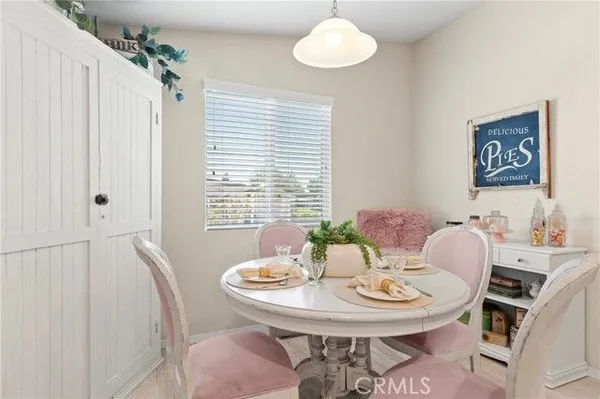 Property Slideshow image 3 of 41 | 1424 glengrove sq, Corona, CA, 92882