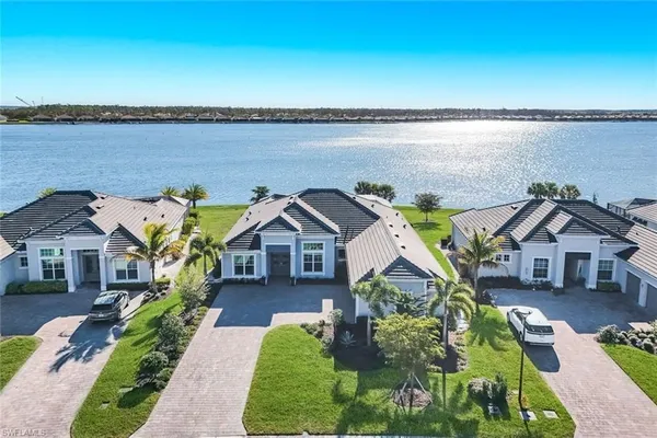 Property Slideshow image 3 of 43 | 14630 blue bay cir, Fort Myers, FL, 33913