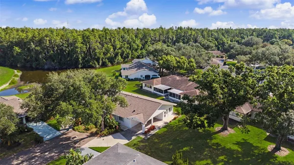Property Slideshow image 3 of 34 | 1905 hanson ct 305, Sun City Center, FL, 33573