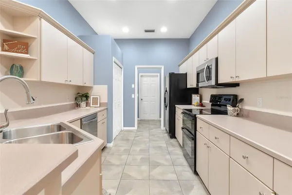 Property Slideshow image 3 of 47 | 6200 topsail rd, Lady Lake, FL, 32159