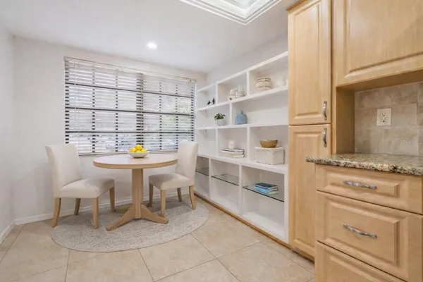 Property Slideshow image 3 of 34 | 2020 lakeview dr 105, Clearwater, FL, 33763