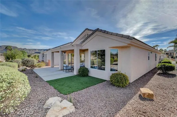 Property Slideshow image 2 of 68 | 474 edgefield ridge pl, Henderson, NV, 89012