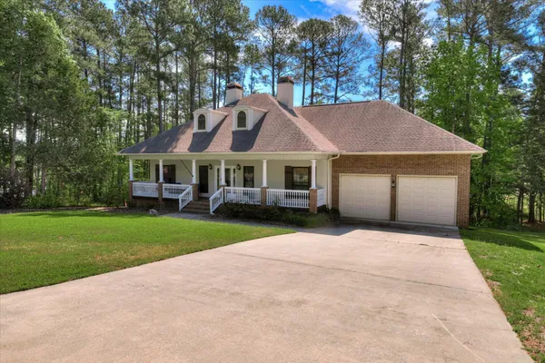 Property Slideshow image 2 of 66 | 305 kingfisher pt, Mccormick, SC, 29835