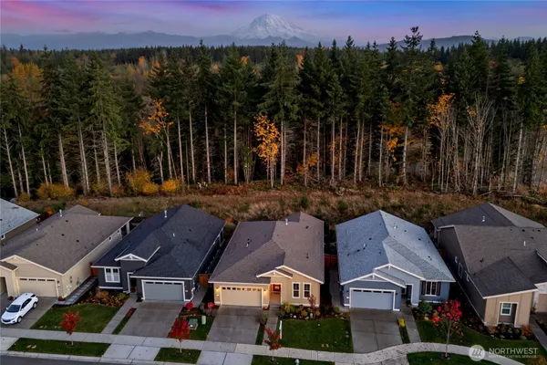 Property Slideshow image 2 of 37 | 15221 183rd ave e unit e, Bonney Lake, WA, 98391