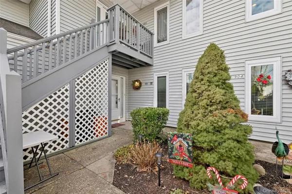 Property Slideshow image 3 of 31 | 901 fenway rd, Saint James, NY, 11780