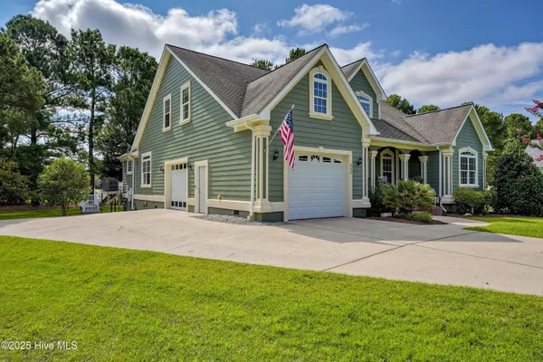 Property Slideshow image 2 of 60 | 800 marsh rose path, Calabash, NC, 28467