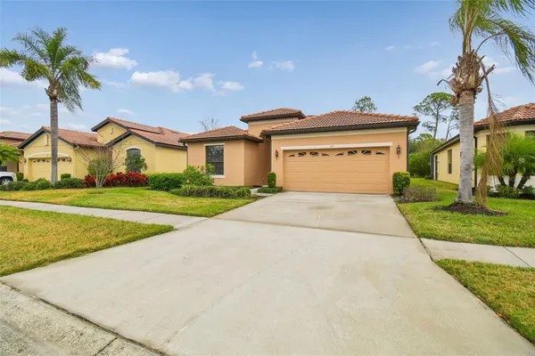 Property Slideshow image 2 of 68 | 127 silver falls dr, Apollo Beach, FL, 33572