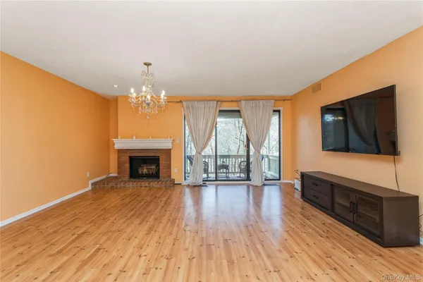 Property Slideshow image 2 of 17 | 29 heritage hls 29d, Somers, NY, 10589