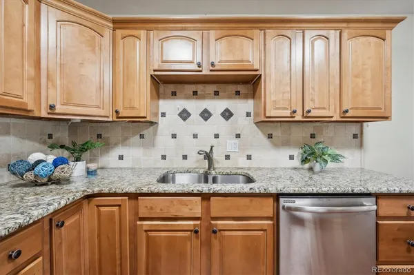 Property Slideshow image 3 of 49 | 580 s clinton st apt 12c, Denver, CO, 80247
