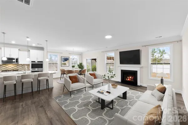 Property Slideshow image 2 of 44 | 1565 cambria ct # 343, Lake Wylie, SC, 29710