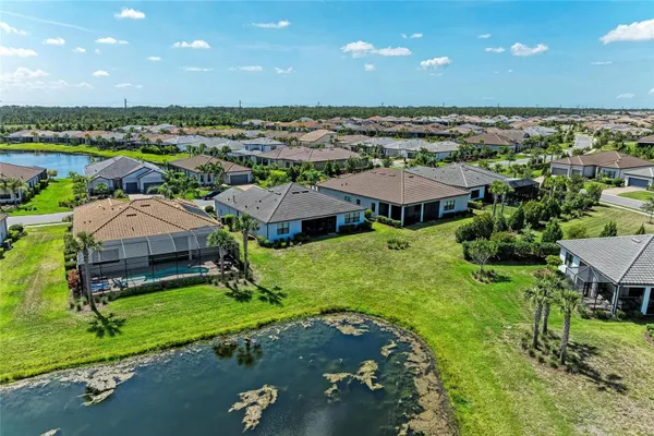 Property Slideshow image 3 of 70 | 7136 summerland cv, Bradenton, FL, 34202