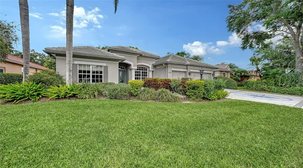 Property Slideshow image 2 of 48 | 4823 carrington cir, Sarasota, FL, 34243