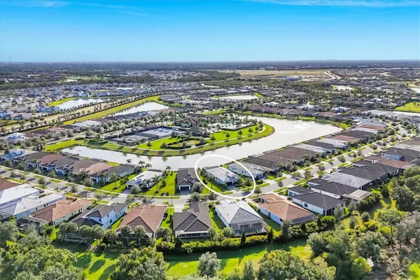 Property Slideshow image 2 of 60 | 4947 surfside cir, Bradenton, FL, 34211