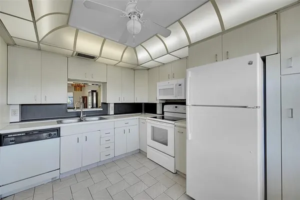 Property Slideshow image 3 of 29 | 2901 victoria cir k3, Coconut Creek, FL, 33066