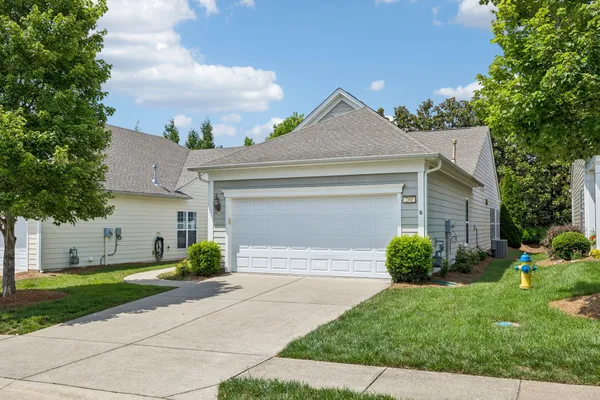 Property Slideshow image 2 of 45 | 240 old towne dr, Mount Juliet, TN, 37122