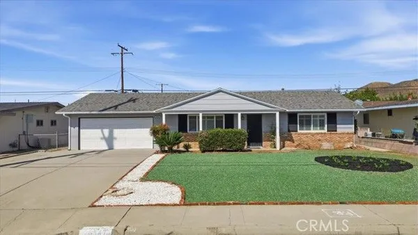 Property Slideshow image 2 of 33 | 28547 murrieta rd, Menifee, CA, 92586