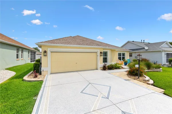 Property Slideshow image 3 of 45 | 1427 gayle mill dr, The Villages, FL, 32162