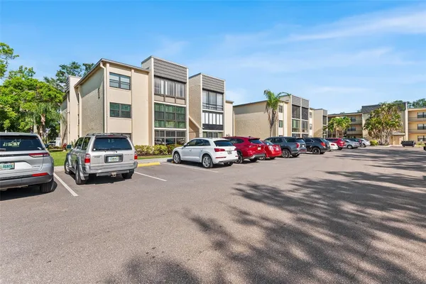 Property Slideshow image 2 of 37 | 14130 rosemary ln 1202, Largo, FL, 33774