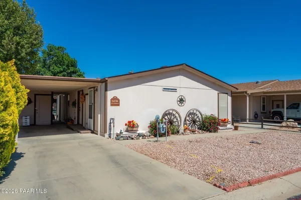 Property Slideshow image 2 of 26 | 633 n vermillion dr, Dewey-Humboldt, AZ, 86327