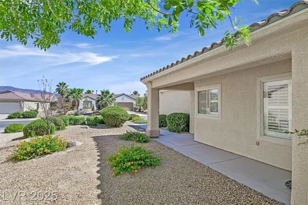 Property Slideshow image 3 of 34 | 2548 leighton ave, Henderson, NV, 89052