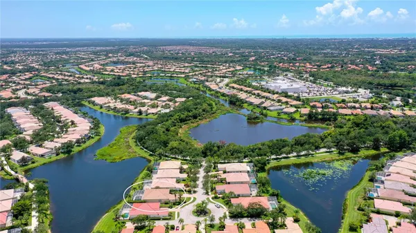 Property Slideshow image 2 of 98 | 8672 dolce ln, Sarasota, FL, 34238