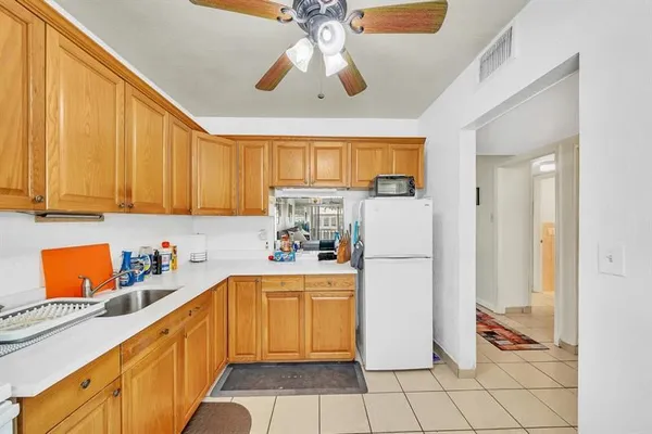 Property Slideshow image 2 of 45 | 7600 nw 5th ct apt 202, Margate, FL, 33063