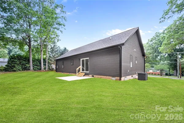 Property Slideshow image 3 of 25 | 3301 eva dr, Concord, NC, 28027