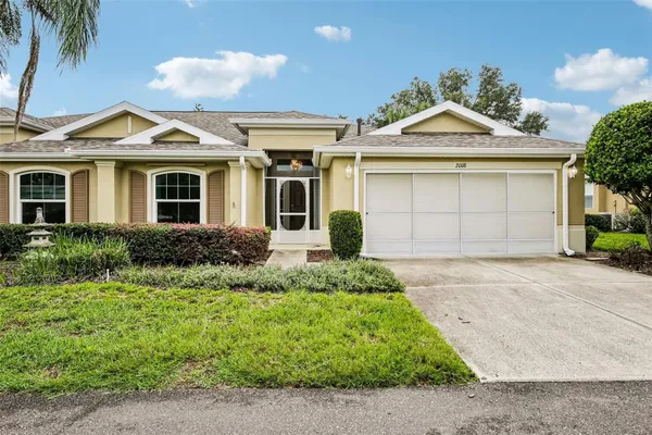 Property Slideshow image 2 of 78 | 2008 grantham greens dr, Sun City Center, FL, 33573