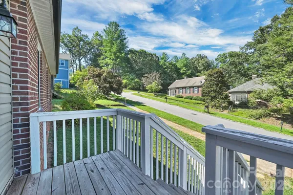 Property Slideshow image 3 of 33 | 10 enka oak st, Candler, NC, 28715