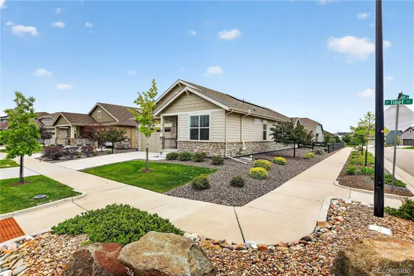 Property Slideshow image 2 of 43 | 8886 s tibet ct, Aurora, CO, 80016