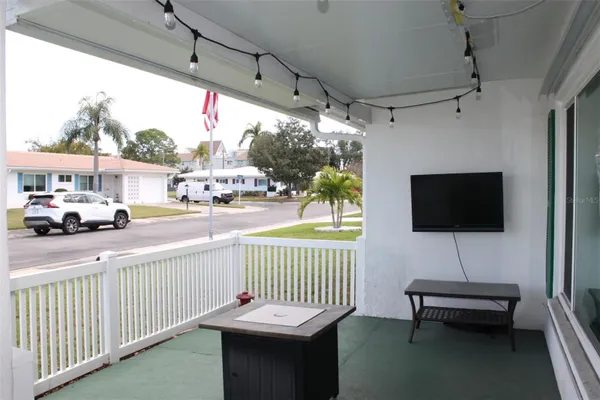 Property Slideshow image 2 of 44 | 9500 45th way n, Pinellas Park, FL, 33782