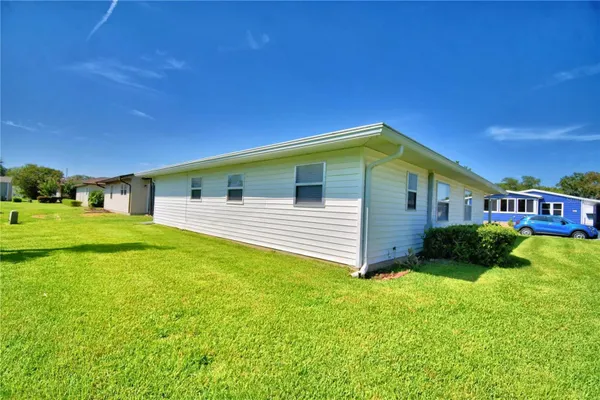 Property Slideshow image 3 of 65 | 4860 goldenview ln, Lakeland, FL, 33811