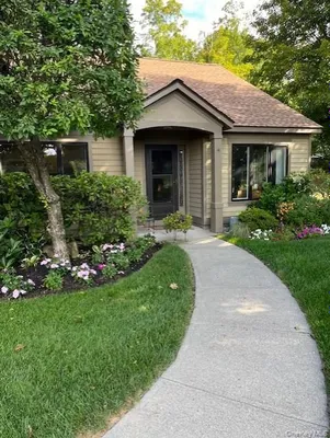 Property Slideshow image 2 of 25 | 680 heritage hls c, Somers, NY, 10589