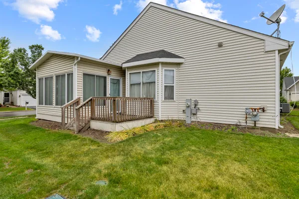 Property Slideshow image 3 of 23 | 13761 s redbud dr, Plainfield, IL, 60544