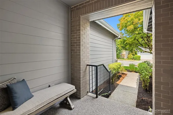 Property Slideshow image 3 of 34 | 23171 ne 128th pl, Redmond, WA, 98053