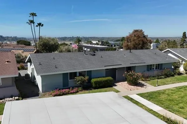 Property Slideshow image 3 of 45 | 3685 vista campana 30, Oceanside, CA, 92057