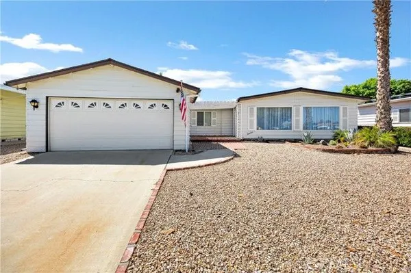 Property Slideshow image 2 of 34 | 2953 manzanita way, Hemet, CA, 92545