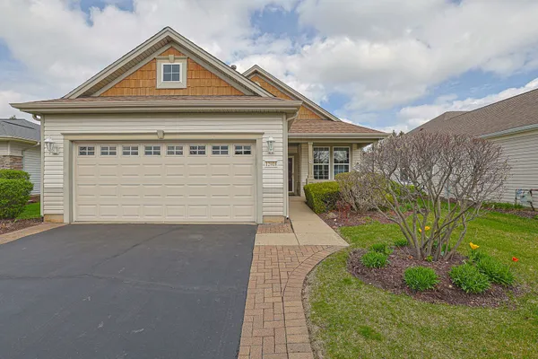 Property Slideshow image 2 of 42 | 12918 w willow creek ln, Huntley, IL, 60142