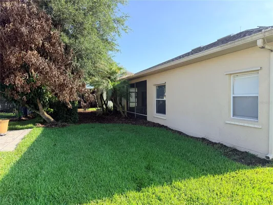 Property Slideshow image 3 of 23 | 941 shorehaven dr, Kissimmee, FL, 34759