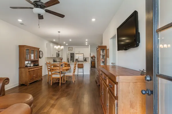 Property Slideshow image 3 of 39 | 1570 cedarbrooke ln, Lebanon, TN, 37090