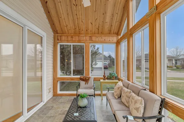 Property Slideshow image 3 of 19 | 12036 sweetwater ln, Huntley, IL, 60142