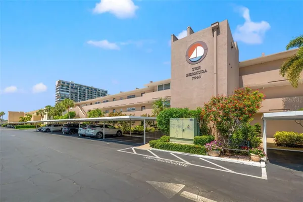 Property Slideshow image 2 of 48 | 7540 bay island dr 160, South Pasadena, FL, 33707