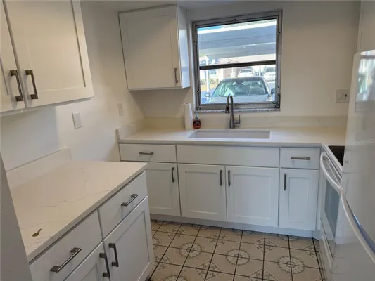 Property Slideshow image 3 of 29 | 2826 swifton dr 114, Sarasota, FL, 34231